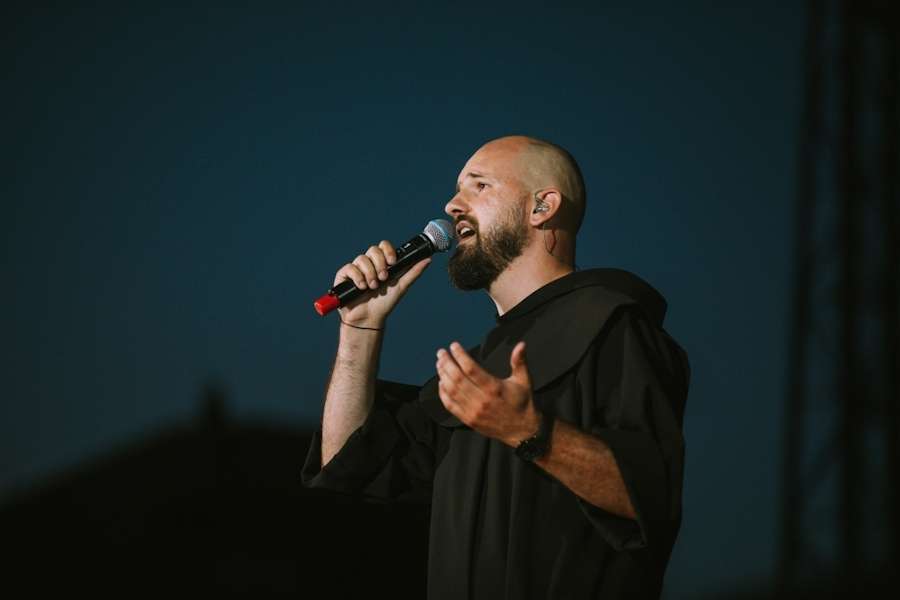 Humanitarna večer duhovne glazbe fra Marina Karačića u Mostaru