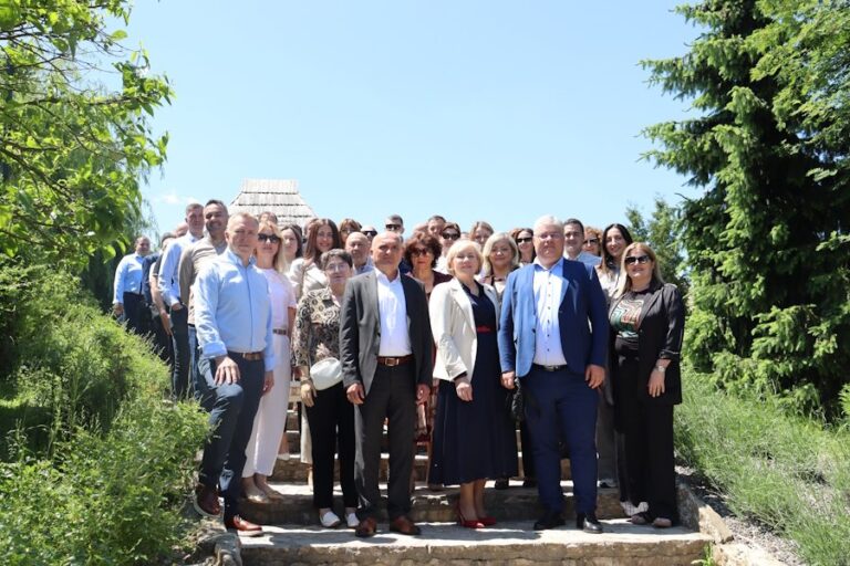 Najbolji zaposlenici HT Eroneta za 2025. nagrađeni na Management Forumu u Vitezu